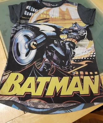 BOYS BATMAN T-SHIRT SIZE 9 YEARS NEXT   - Image 1 of 4