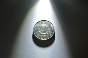 DDR 10 Mark - Gedenkmünze Münze 1972 - Gedenkstätte Buchenwald - Neusilber - Bild 1 von 2