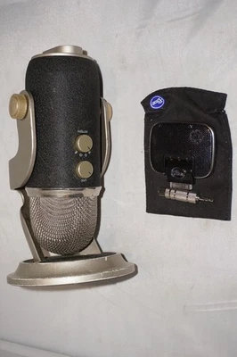 Micrófono Yeti azul con soporte plateado Foto 1 de 2