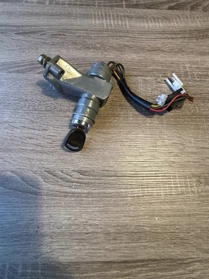 Ford Capri Ignition Barel & Key 78EB3675BA - Image 1 of 4