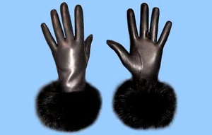NEU DAMEN Größe 7 SCHWARZE LEDERHANDSCHUHE mit echtem schwarzem Fuchsfellbesatz  - Bild 1 von 1