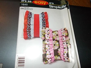 Simplicity Pattern 1645  ~ 18" Square Throw Pillow w/Detachable Ruffle ~ Easy - Picture 1 of 2