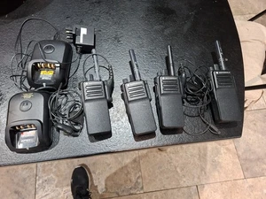 4 Motorola DP4400 UHF Digital Radios & 2 1 way chargers - Picture 1 of 3