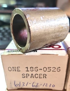 SPACER KOMATSU 6131-62-1230 KOMATSU ONAN 186-0526 NOS - Bild 1 von 5