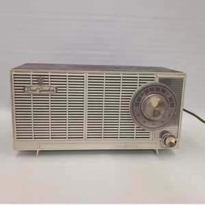 Vintage 1950s General Electric T142 - Duel Speaker Radio - Parts/Repair - Picture 1 of 3