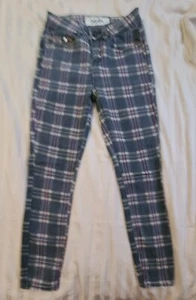 NWOT INDIGO REIN JUNIOR'S COTTON MULTICOLORED PLAID SKINNY PANTS SIZE 3 - Picture 1 of 4