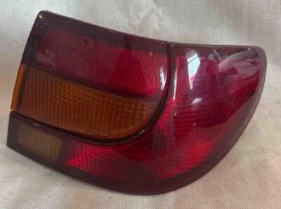 2001 SATURN S SERIES SEDAN RH TAIL LAMP ASSEMBLY USED OEM - Image 1 of 2
