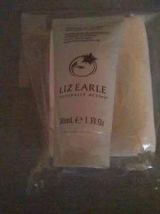 Liz Earle Cleanse & Polish Hot Cloth Cleanser (30mL/1oz) w/ Pure Cotton Cloth - Picture 1 of 2