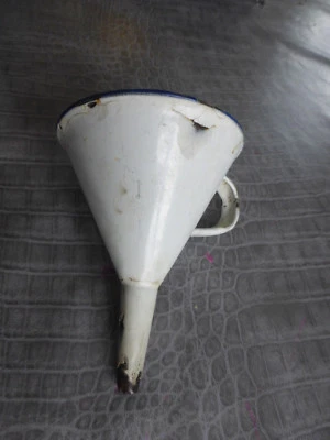 ancien entonnoir emaillé art populaire vin deco bar vintage French antique  - Photo 1/4