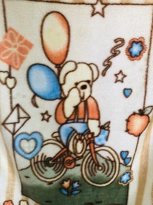 Vintage Baby Blanket Mink Plush Color Tan Bear Riding Bicycle Foto 1 de 4
