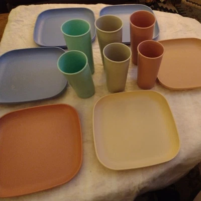 6 platos y tazas cuadrados Tupperware vintage almuerzo picnic ensalada otoño otoño cosecha Foto 1 de 2