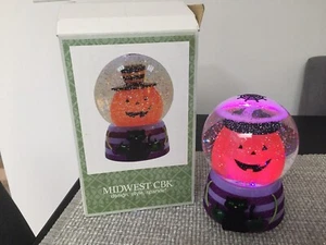 Pumpkin Water Globe Changes Colors & Movement Midwest CBK 7" NEW - Picture 1 of 12