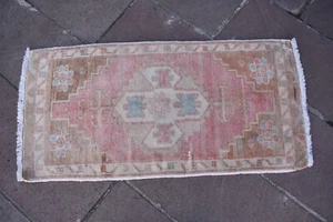 Vintage Turkish Small Carpet, Door Mat Turkish Handmade Carpet 20.4 x 40.9 in - Picture 1 of 10