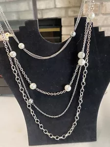 Silver Toned Necklace With Faux Pearl - Picture 1 of 4