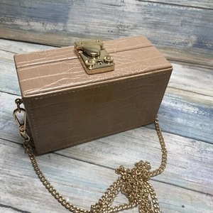 Vegan Leather Clutch Box Bag Tan Crocodile Faux Gold Tone Crossbody Chain NWOT - Picture 1 of 11