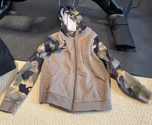 Boys Nike Olive And Army Sleeves And hood - size Large - Picture 1 of 4
