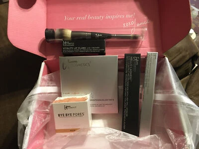 it cosmetics Set. 6 Pieces Including Brush. - Image 1 of 4