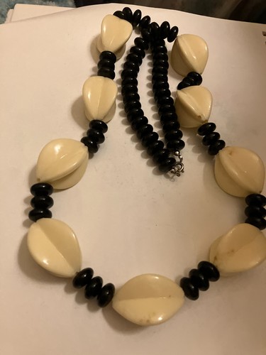 OFF WHITE vintage estate chunky black and off white strand necklace