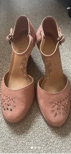 Clarks Ladies Sandals Size 5 - Picture 1 of 3
