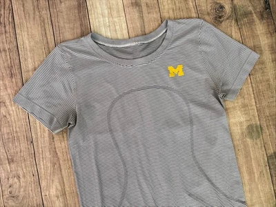 Blusa Feminina Lululemon Swiftly Tech Michigan Manga Curta Tamanho 10 BOM - Imagem 1 de 4