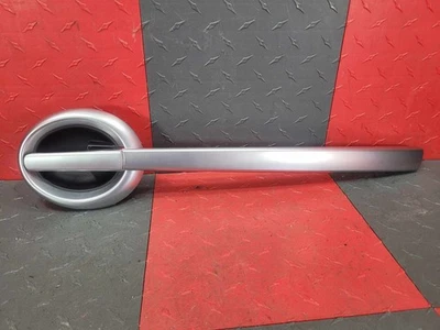 03-06 雪佛兰 SSR 右乘客内门把手带装饰 (OEM 15103004) — 第 1/4 张图片