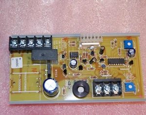 B/W CONTROL 41-121304 24VDC INPUT HIGH ALARM BOARD / VARIAN P/N E23000092 - Picture 1 of 2