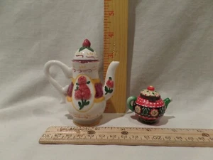 LOT OF 2 CERAMIC / PORCELAIN TEAPOT TRINKET BOXES ONE IS BY GANZ - Picture 1 of 7