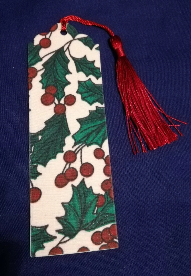 DAISY CHAIN GIFT SOLUTIONS Holly Bookmark Book Marker - Christmas Gift Stocking Filler - Fabric covered