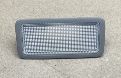 06-17 LEXUS IS250 IS350 TOCADOR VISERA LÁMPARA CUBIERTA OEM 81340-30100-B0 8134030100 Foto 1 de 4