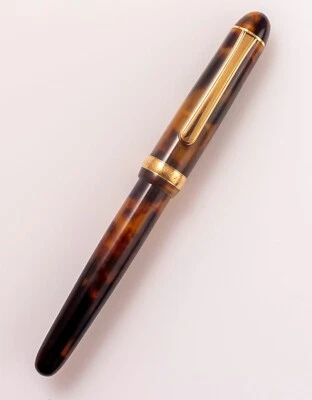 Platinum #3776 Fountain Pen Tortoise pattern, 18K Gold Broad Nib, Near Mint NOS - Image 1 of 4