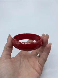 Brazalete de baquelita vintage RARO remolino de mármol rojo # - Imagen 1 de 12