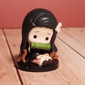 Figura Bandai Kimetsu no Yaiba Demon Slayer Suwarasteai Nezuko Kamado Gashapon - Imagen 1 de 2