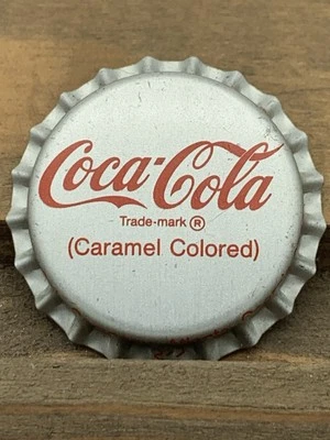 Raro Tapón de Botella Coca Cola Años 60 "Color Caramelo" SIN Corcho/Coca-Cola Sin Círculo Rojo Foto 1 de 4