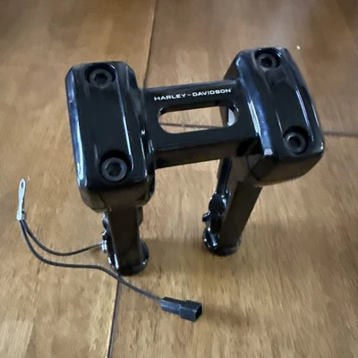 Guidão Risers 2023-24-25-26 OEM Harley CVO Road Glide ST 6" Moto 1.25" preto - Imagem 1 de 4