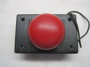 REES 02911-002 PUSHBUTTON 02911002 - Picture 1 of 1