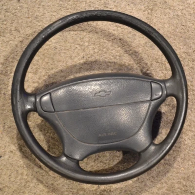 1997 1998 GEO TRACKER STEERING HORN PAD WHEEL AUTHENTIC OEM STICKY WORN WHEEL!!! Foto 1 de 4