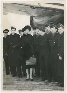 Cinéma. L'Schauspielerin Amerikanisch Arlene Dahl. Avion. Brétigny. Orly. - Bild 1 von 2