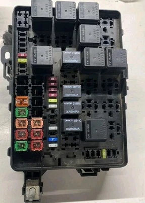 Dodge Charger Chrysler 300 2012-2014 caja de fusibles caja relé módulo  Foto 1 de 3