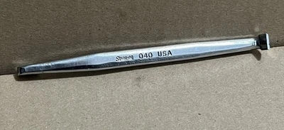 Destornillador ranurado plano de ángulo recto desplazado Snap-on 040 subrayado Foto 1 de 4