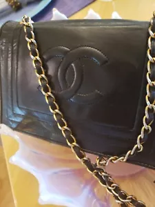 Vintage Chanel Small Black Lambs Leather CC Logo Timeless bag RARE - Picture 1 of 15