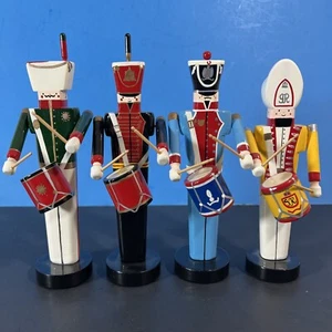 Juego de 4 figuras de soldados de Navidad de madera Patrick Jacobs - Imagen 1 de 7
