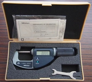 Mitutoyo 293-661 MDQ-30 Micrometer IP54 0-30 /0.001mm  Digital - Picture 1 of 9