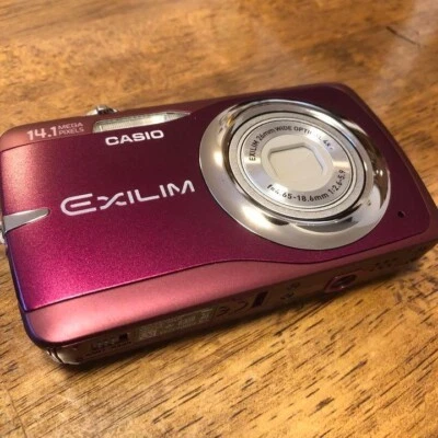 Casio EX-Z550 RD Digital Camera STANDARD EXILIM Red 26mm Wide Optical 4x 14.1MP - Image 1 of 2