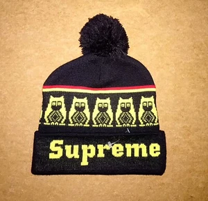 Gorro Supreme Owls Pom Hat negro con gorro amarillo y rojo talla única NUEVO  - Imagen 1 de 5