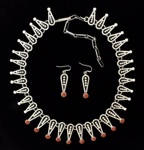 Collar estilo babero mediterráneo natural y pendientes a juego de Johnathan Nez - Imagen 1 de 4