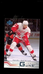 2002 Upper Deck Hockey Young Guns #422 Pavel Datsyuk RC Rookie - Picture 1 of 2