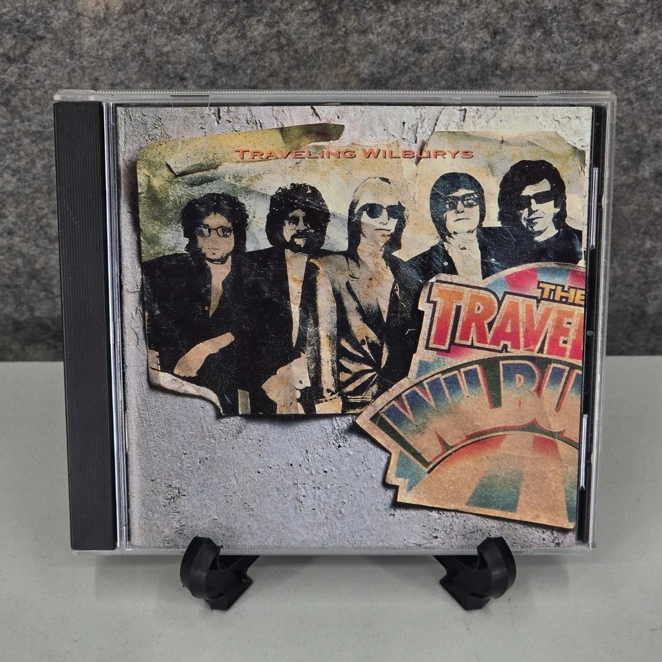 Traveling Wilburys CD Album Volume 1  Rock Music Classic ft. End of the Line Foto 1 de 4