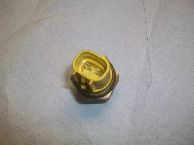 INTERRUTTORE ELETTROVENTOLA SUZUKI : 17680-50F10-000         - Immagine 1 di 4