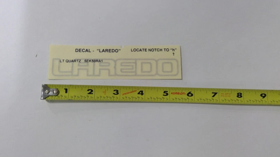 CALCOMANÍA CHRYSLER LAREDO 5EK50RA1 NUEVA OEM Foto 1 de 1