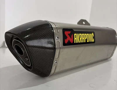 Silenciador de escape de carbono antideslizante Honda CB 500X CB 500F CBR 500R Akrapovic Foto 1 de 4